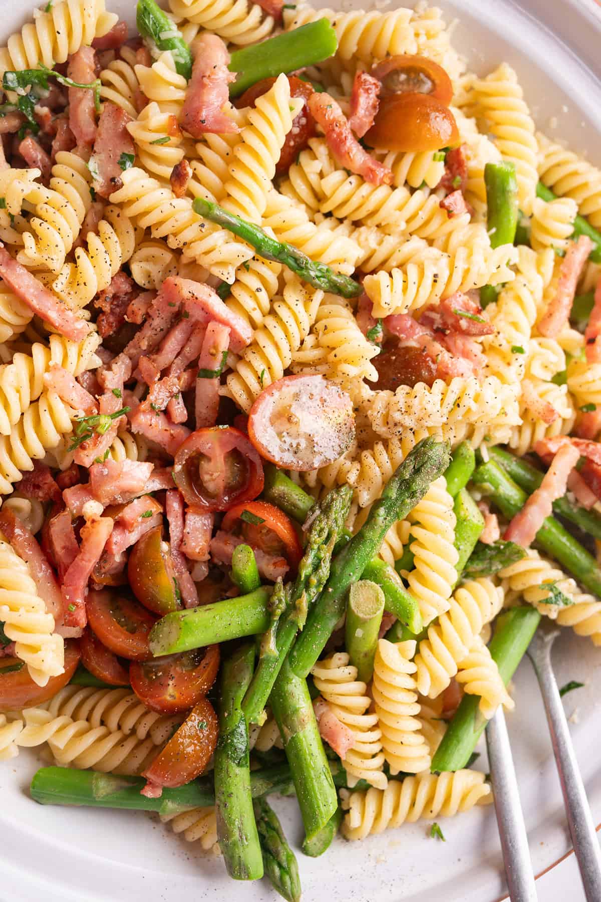 Fresh Twist: Bacon Asparagus Pasta Salad for Hearty Meals